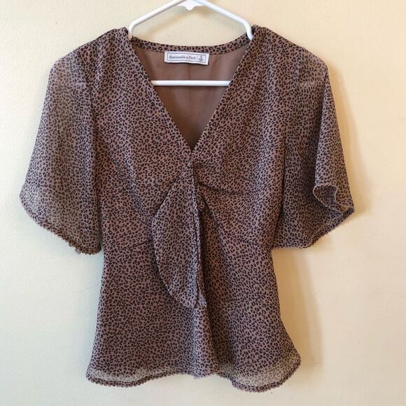 Abercrombie and Fitch Leopard Print Top - Picture 1 of 4